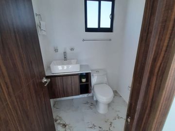 EXCELENTE RESIDENCIA AL SUR DE PACHUCA CON ROOF GARDEN