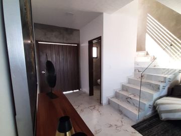 EXCELENTE RESIDENCIA AL SUR DE PACHUCA CON ROOF GARDEN