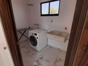 EXCELENTE RESIDENCIA AL SUR DE PACHUCA CON ROOF GARDEN