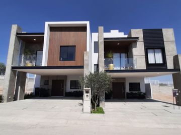 EXCELENTE RESIDENCIA AL SUR DE PACHUCA CON ROOF GARDEN