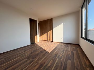 CASA EN VENTA LOMAS DE ANGELOPOLIS PARQUE VARSOVIA