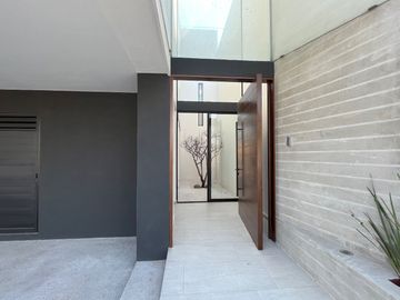 CASA EN VENTA LOMAS DE ANGELOPOLIS PARQUE VARSOVIA