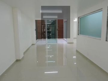 RENTA EDIFICIO NUEVO, TLALNE, LA ROMANA IDEAL CLÍNICA,OFICINA,LABORATORIO,ETC.