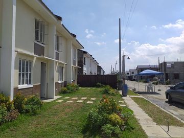 The 2-Bedroom Townhouse in Pearl Residences in Tanza