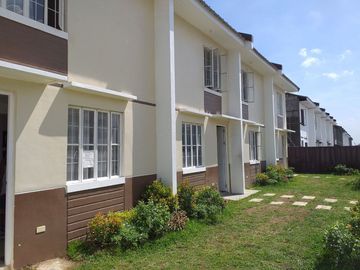 The 2-Bedroom Townhouse in Pearl Residences in Tanza