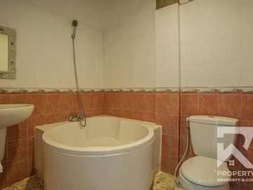 Cheap 3 Bedroom Private Villa Seminyak Bali for Sale Leasehold