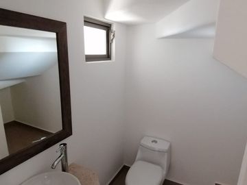 PREVENTA Casa nueva en venta con vigilancia, alberca propia, zona sur calida