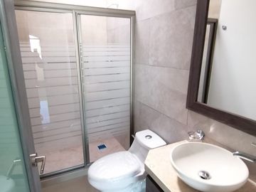 PREVENTA Casa nueva en venta con vigilancia, alberca propia, zona sur calida