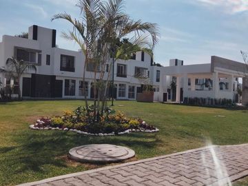 $1,977,129 Una Casa Estratégica con Alberca en Jiutepec Morelos