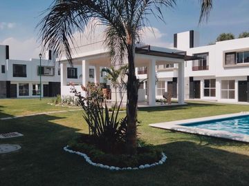 $1,977,129 Una Casa Estratégica con Alberca en Jiutepec Morelos