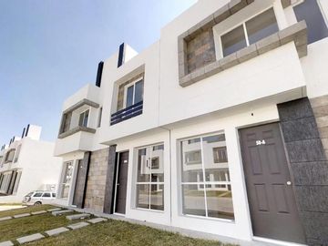 $1,977,129 Una Casa Estratégica con Alberca en Jiutepec Morelos