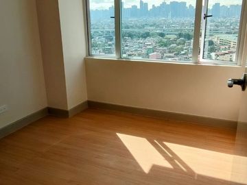 2bedroom condo in manila peninsula agdren near sm manila santa ana manila rfo  condo