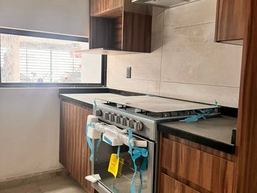 VENTA DE DEPARTAMENTO EN PLANTA BAJA CON AMENIDADES CERCANO A AV. CARRANZA