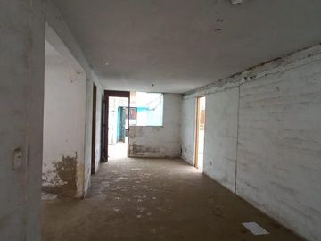 Venta de Casa Como Terreno Los Olivos At 161 m²