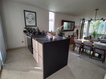 CASA EN VENTA REMODELADA CUAJIMALPA