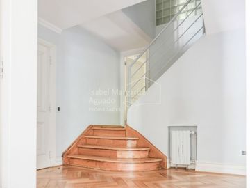 Acogedor Duplex con Jardín | Estilo Europeo | Edificio Patrimonio Arquitectónico