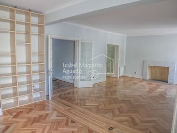 Acogedor Duplex con Jardín | Estilo Europeo | Edificio Patrimonio Arquitectónico