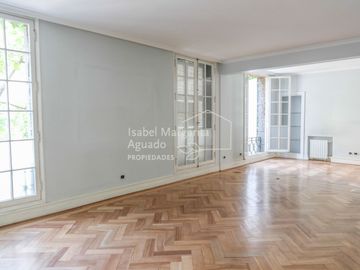 Acogedor Duplex con Jardín | Estilo Europeo | Edificio Patrimonio Arquitectónico