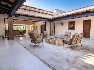 Casa vista a las montañas, alberca infinity privada, Jacuzzi, Fogata y cuarto de juegos, Pacific Ocean, Cabo San Lucas.