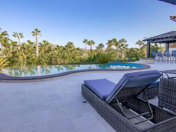 Casa vista a las montañas, alberca infinity privada, Jacuzzi, Fogata y cuarto de juegos, Pacific Ocean, Cabo San Lucas.
