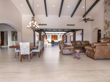 Casa vista a las montañas, alberca infinity privada, Jacuzzi, Fogata y cuarto de juegos, Pacific Ocean, Cabo San Lucas.