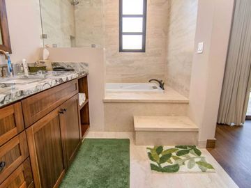 Casa vista a las montañas, alberca infinity privada, Jacuzzi, Fogata y cuarto de juegos, Pacific Ocean, Cabo San Lucas.