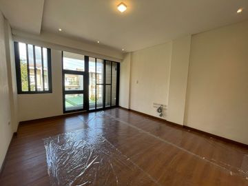 Desirable Brand New House & Lot Don Antonio Heights Q.C. Philhomes - Kenneth Matias