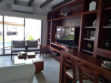 Tequesquitengo Casa en Venta a La Orilla del Lago 5 Recamaras, Alberca