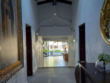 Tequesquitengo Casa en Venta a La Orilla del Lago 5 Recamaras, Alberca