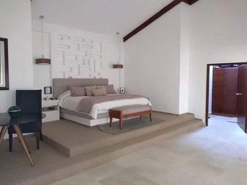 Tequesquitengo Casa en Venta a La Orilla del Lago 5 Recamaras, Alberca