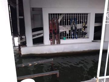 Tequesquitengo Casa en Venta a La Orilla del Lago 5 Recamaras, Alberca