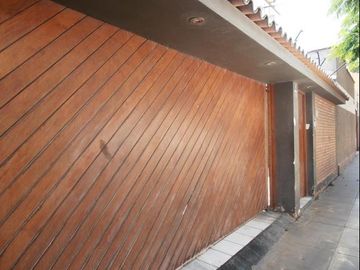 Vendo Casa con Licencia Para Oficina - Surquillo - $445,000