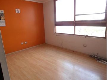 Vendo Casa con Licencia Para Oficina - Surquillo - $445,000