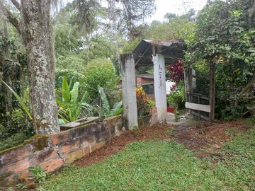 VENDO CASA FINCA CON 7 CASAS POR 275 MILLONES EN BARBOSA ANTIOQUIA.