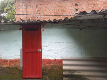 VENDO CASA FINCA CON 7 CASAS POR 275 MILLONES EN BARBOSA ANTIOQUIA.