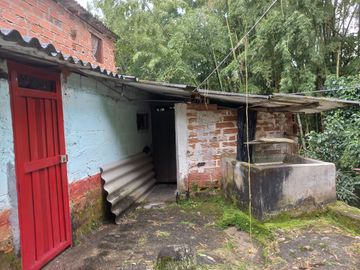 VENDO CASA FINCA CON 7 CASAS POR 275 MILLONES EN BARBOSA ANTIOQUIA.