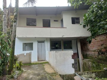 VENDO CASA FINCA CON 7 CASAS POR 275 MILLONES EN BARBOSA ANTIOQUIA.