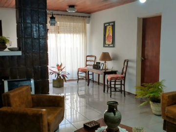 Casa Con Locales Comerciales (verónica, Partido De Punta Indio).