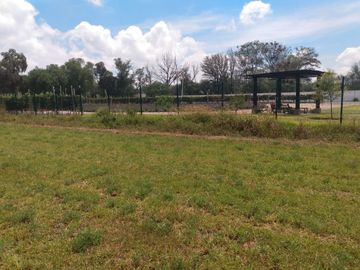 OPORTUNIDAD LUGAR DE EVENTOS CON VIÑEDO EN ZONA CAMPESTRE CERCA AL RIO LAJA EN UNA ZONA CON BASTANTE AGUA EN SAN MIGUEL DE ALLENDE,GTO