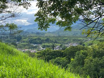 VENTA O PERMUTA EN CALI CASA CAMPESTRE EJE CAFETERO QUINDIO COLOMBIA