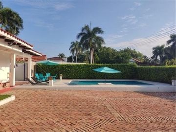 Casa Campestre en Alquiler Vacacional en Ricaurte- Cundinamarca