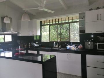 Casa Campestre en Alquiler Vacacional en Ricaurte- Cundinamarca