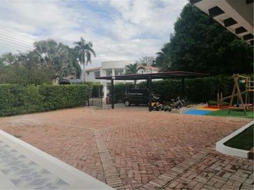 Casa Campestre en Alquiler Vacacional en Ricaurte- Cundinamarca