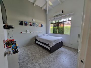 Casa Campestre en Alquiler Vacacional en Ricaurte- Cundinamarca