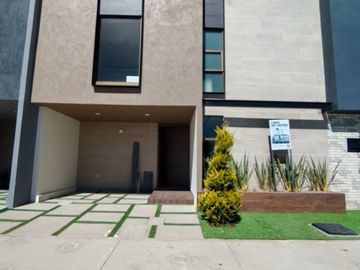CASA EN VENTA GEMA RESIDENCIAL E4