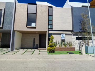 CASA EN VENTA GEMA RESIDENCIAL E4