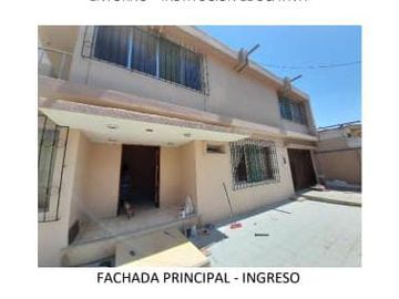 ID1081759 Vendo Casa De 3 Pisos En Av. El Ejercito.Barrio Particular Talara-Jrivera