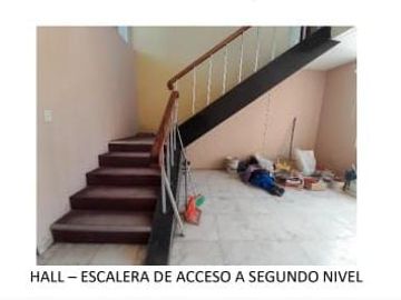 ID1081759 Vendo Casa De 3 Pisos En Av. El Ejercito.Barrio Particular Talara-Jrivera