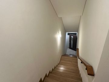Rumah cantik dalam perumahan Serenia Hills Lebal Bulus Jaksel