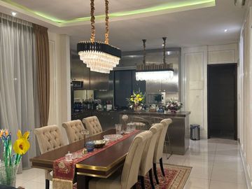 Rumah cantik dalam perumahan Serenia Hills Lebal Bulus Jaksel